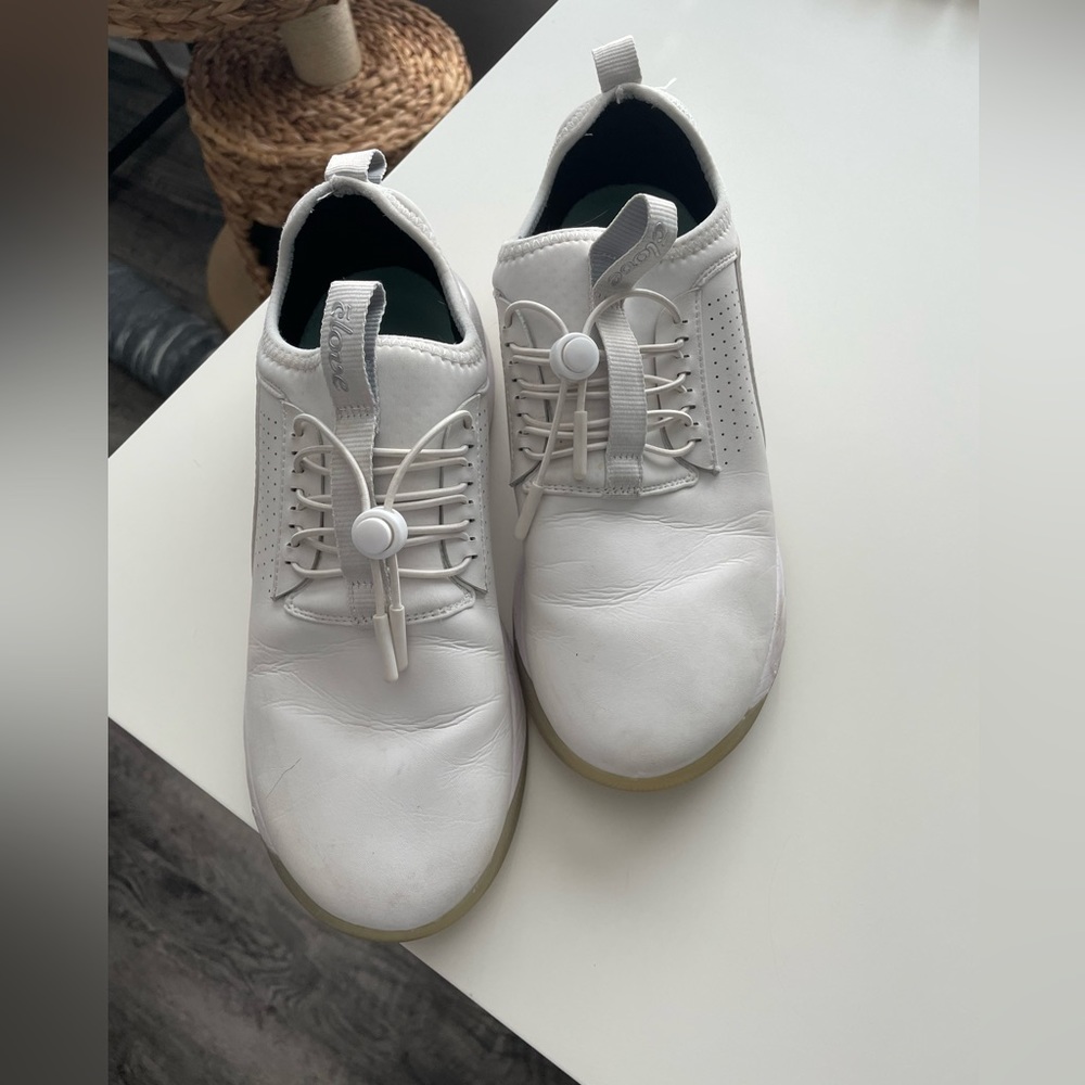 Clove all white nursing shoes size 8.5 womens!